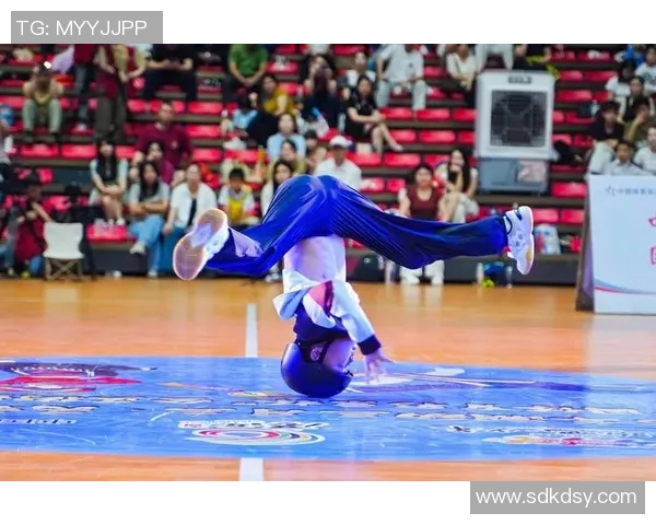 全国街舞大赛点评：上海街舞队默契配合展现团队精神与舞技魅力