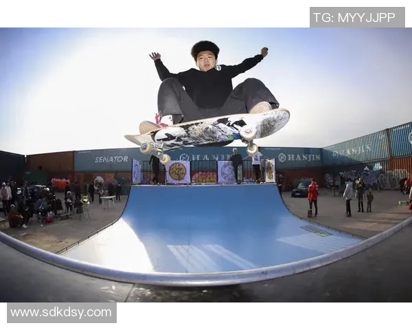 南京滑板队与广州滑板队赛后复盘团队协作的精彩瞬间与经验分享 南京滑板队与广州滑板队赛后复盘团队协作的精彩瞬间与经验分享