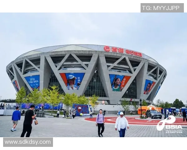 体育MC创新助力赛事氛围提升 打造全新观赛体验与互动模式