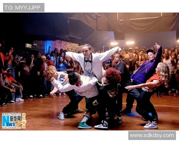 街舞热潮来袭:深入解析北京街舞队的魅力与实力 街舞热潮来袭:深入解析北京街舞队的魅力与实力