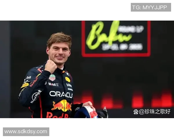 18亿欧元足球明星的背后故事与职业生涯的辉煌成就